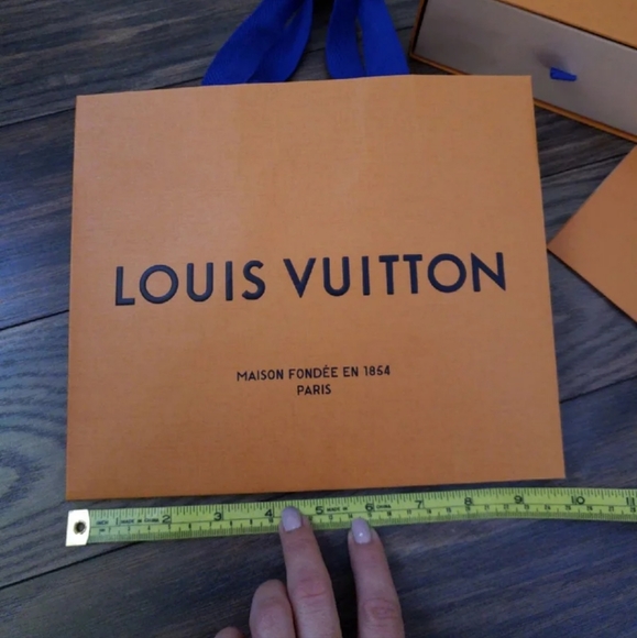 Louis Vuitton paperbag box receipt holder - Picture 2 of 5